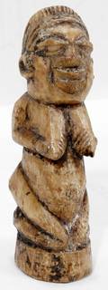 050101 ANTIQUE AFRICAN CANE HANDLE KNEELING LADY