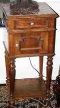 060147 FRENCH WALNUT END TABLE W MARBLE TOP