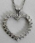 042120 15CT DIAMOND HEART PENDANT DIA1