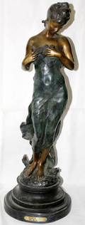 062131 HIPPOLYTE MOREAU BRONZE SCULPTURE PIGEON GIRL