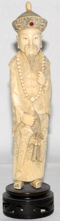 061231 CHINESE CARVED IVORY FIGURE OF A NOBLEMAN