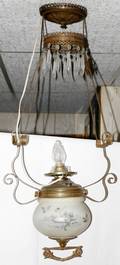 071297 VICTORIAN HANDPAINTED GLASS HANGING OIL LAMP