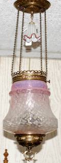 071288 VICTORIAN PINK OPALESCENT GLASS OIL LAMP