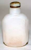 061268 CHINESE CARVED WHITE JADE SNUFF BOTTLE H25
