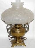 072230 VICTORIAN BRASS TABLE LAMP WMILK GLASS SHADE