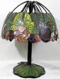 042205 LEADED GLASS FLORAL SHADE TABLE LAMP