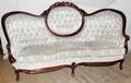 080296 VICTORIAN WALNUT SOFA C1880 H44 L82