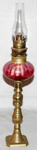 071418 CRANBERRY GLASS  BRASS CANDLESTICK PEG LAMP