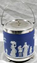 052328 WEDGWOOD BLUE JASPERWARE BISCUIT JAR WCOVER