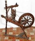 071454 ANTIQUE SPINNING WHEEL 19TH C H30 L26