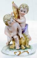 070335 LEFTON CHINA BISQUE FIGURINE GROUP CUPIDS