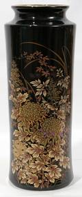 081589 JAPANESE PORCELAIN VASE H12