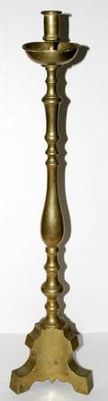 050533 ARTS  CRAFTS STYLE BRASS CANDLESTICK C1910