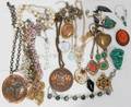 090570 COSTUME JEWELRY GROUPING