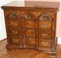 091035 CHIPPENDALE STYLE MAHOGANY CHEST OF DRAWERS