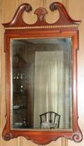 091049 CHIPPENDALE STYLE MAHOGANY MIRROR GILT LINER