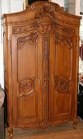 081036 COUNTRY FRENCH STYLE CARVED WALNUT ARMOIRE