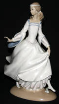 091146 LLADRO PORCELAIN FIGURE CINDERELLA