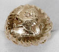 090151 YELLOW GOLD RING LION MOTIF RAISED RELIEF