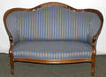12220 VICTORIAN WALNUT LOVESEAT C 1870