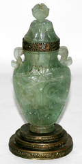 101289 CHINESE CARVED GREEN QUARTZ URN