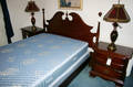 091202 AMERICAN MAHOGANY BEDROOM SET