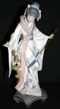 121310 LLADRO PORCELAIN FIGURE TERUKO H 10 12
