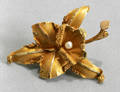 092261 YELLOW GOLD ORCHID SHAPE BROOCH W PEARL