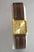 Universal Geneve 18K gold ladies wristwatch