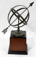 11407 BRONZE SUNDIAL GLOBE ON AN OAK BASE H 85