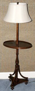 091518 MAHOGANY FLOOR LAMP W OVAL CENTER TABLE