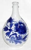 022132 CHINESE BLUE  WHITE PORCELAIN VASE H 10