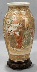 041446 JAPANESE SATSUMA EARTHENWARE VASE 19TH C H7