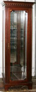 070295 NEW ENGLAND STYLE MAHOGANY VITRINE H 76