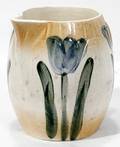 050336 ROSEVILLE POTTERY TULIP PITCHER H 8 W 8