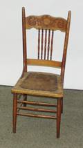 041576 YELLOW OAK PRESSEDBACK SIDE CHAIR C 1900