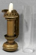 020490 BRASS SCONCE W GLASS CHIMNEY H 73  8