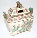 042463 JAPANESE SATSUMA EARTHENWARE BOX H 6 L 6