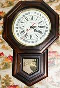 040501 NEW ENGLAND CLOCK REGULATOR CALENDAR CLOCK