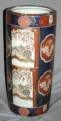 030505 CHINESE IMARI STYLE UMBRELLA JAR