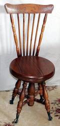 042508 OAK SPINDLE BACK REVOLVING PIANO STOOL C1900