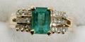 030062 11CT COLOMBIAN EMERALD DIAMOND  GOLD RING