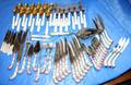 090086 STAINLESS  PORCELAIN KNIVES  FORKS