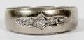 14 KT WHITE GOLD AND DIAMOND RING