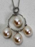 090289 18K GOLD CULTURED PEARL  DIAMOND NECKLACE