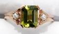 071300 GOLD PERIDOT  SEED PEARL RING