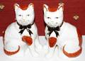 072291 STAFFORDSHIRE POTTERY FIGURES OF CATS PAIR