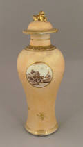 Chinese export garniture vase early 19th c