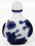 081393 CHINESE BLUEOVERLAY  GLASS SNUFF BOTTLE