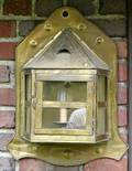 072348 ENGLISH STYLE BRASS OUTDOOR WALL LANTERN